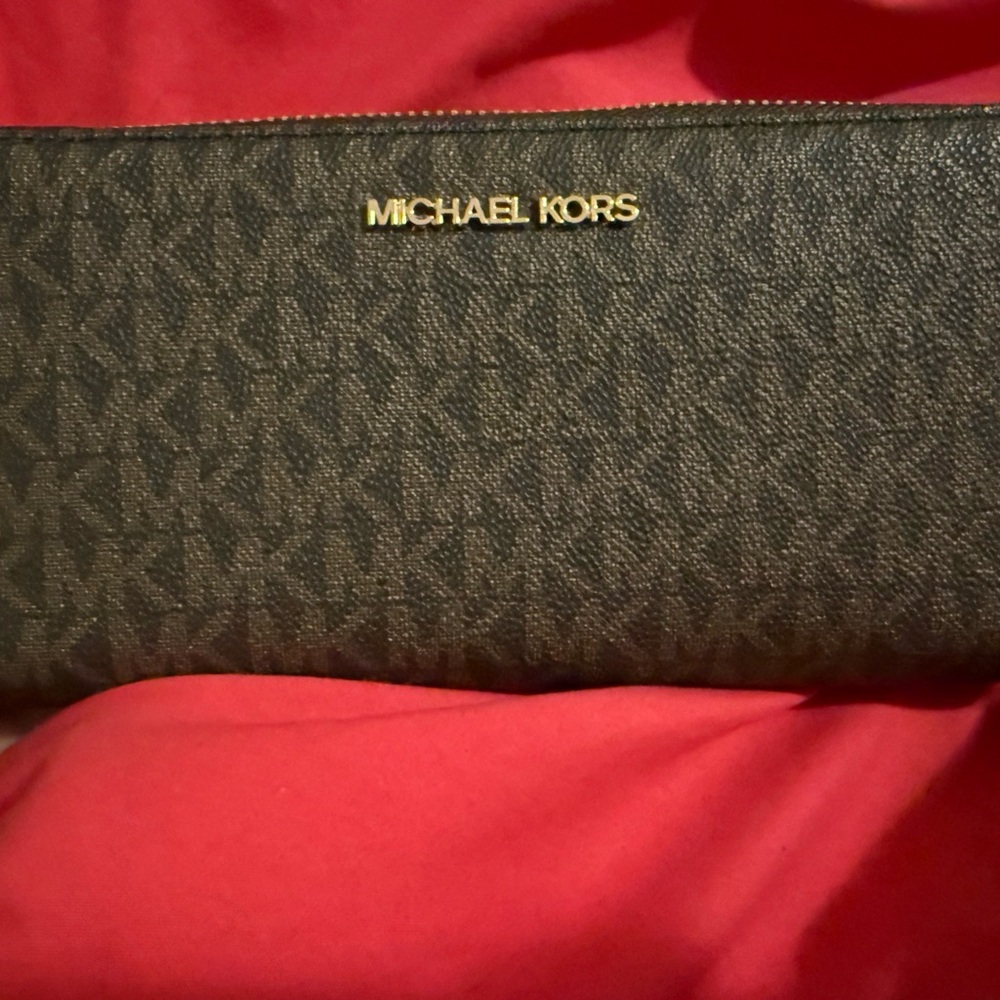 Michael Kors Large wallet